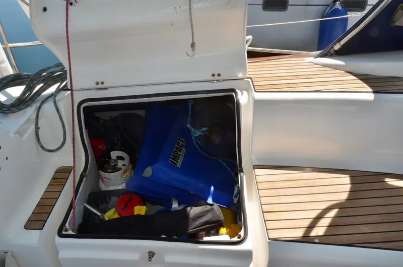 Footloose Yacht Photos Pics 