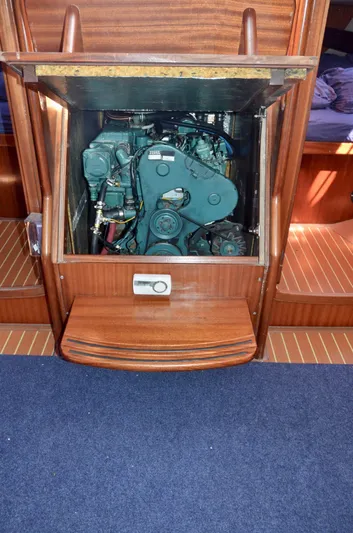 Footloose Yacht Photos Pics 