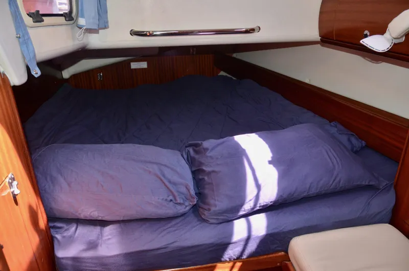 Footloose Yacht Photos Pics 