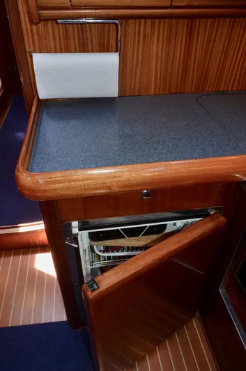 Footloose Yacht Photos Pics 