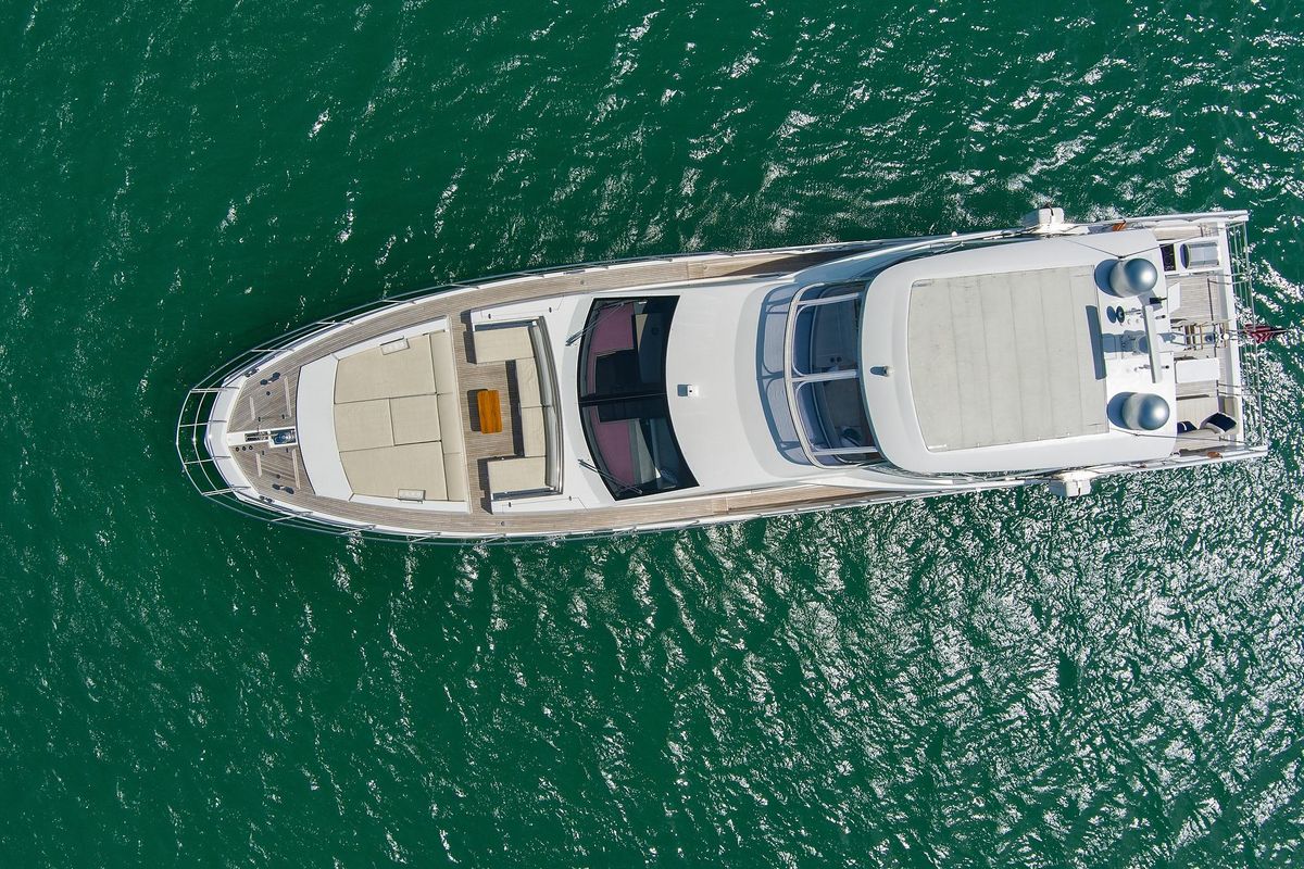 2017 Azimut 72 