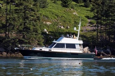 Lyman-Morse HUNT Express Cruiser Flybridge