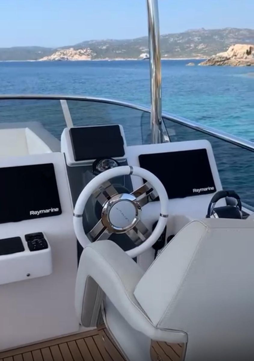 2019 Azimut 66 