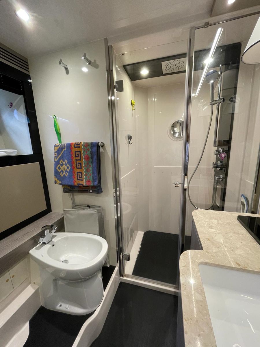 2019 Azimut 66 