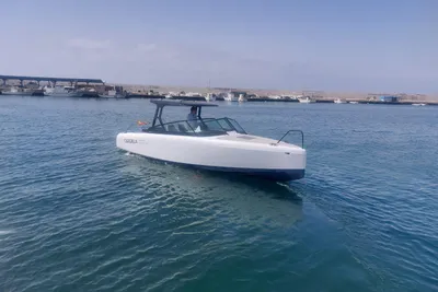 Candela C-8