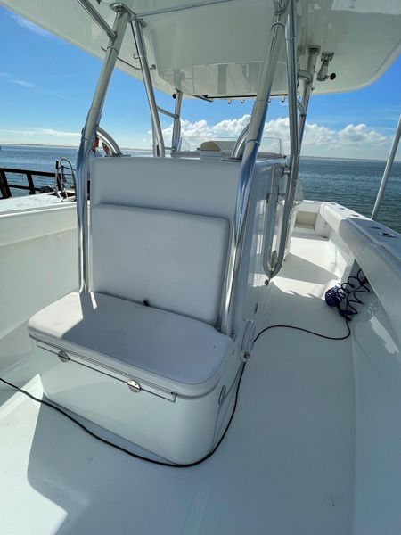 2010 Bahama 31 Center Console