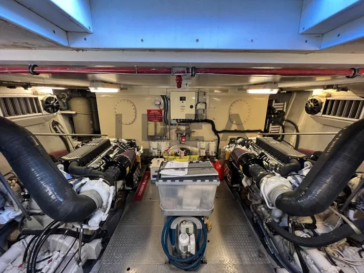  Yacht Photos Pics I292i.jpeg