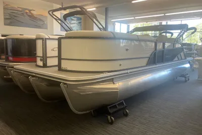 Crest 240 Classic LX SLSC