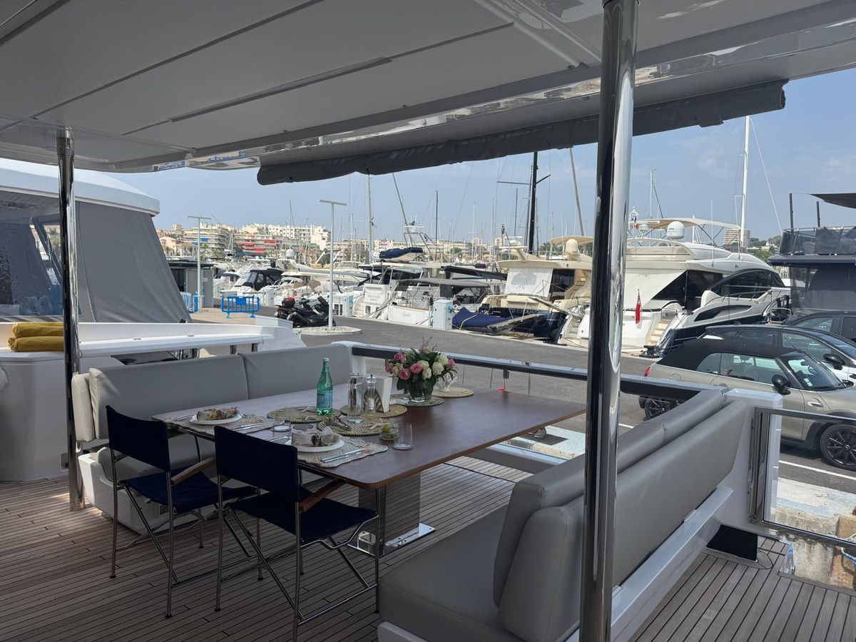 2024 Ferretti Yachts 88 