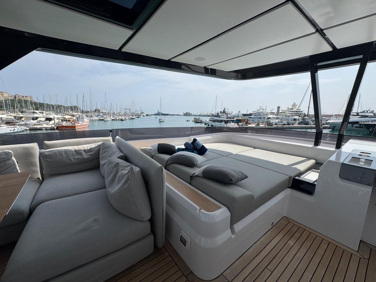 2024 Ferretti Yachts 88 