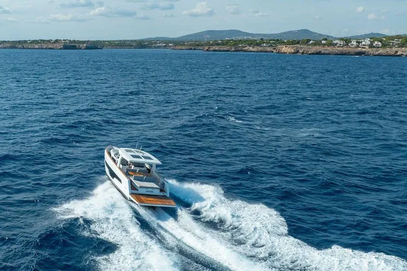  Yacht Photos Pics Photo-40