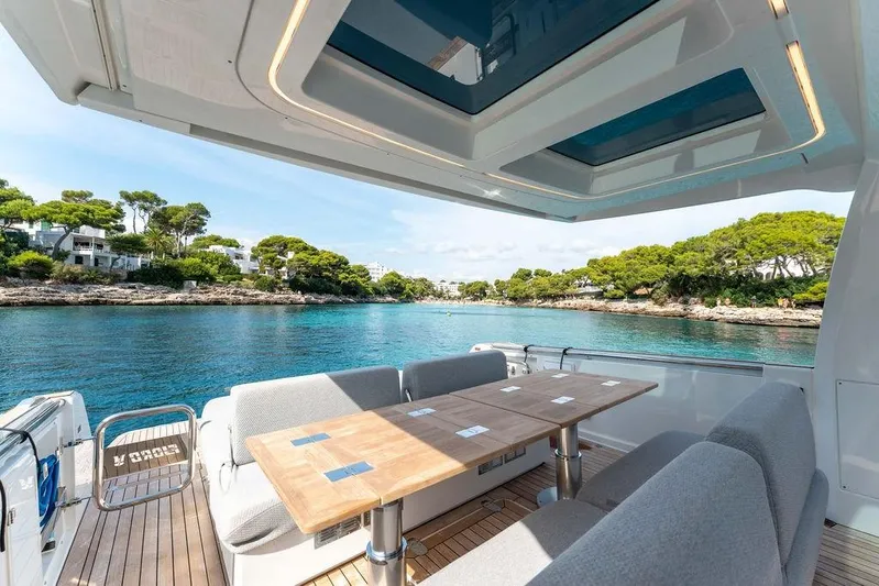  Yacht Photos Pics Photo-17