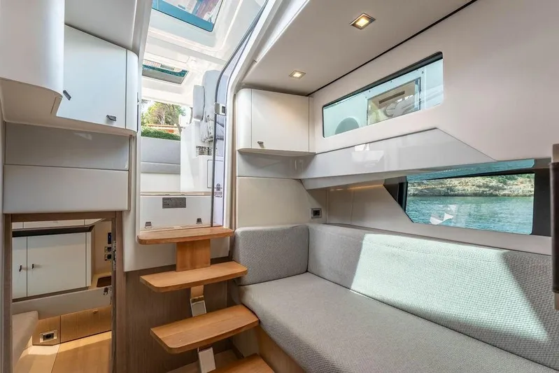  Yacht Photos Pics Photo-15