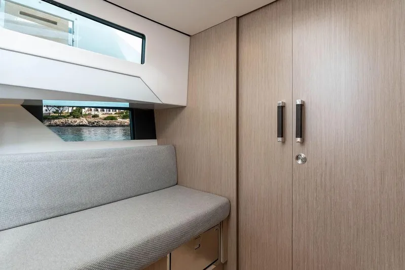  Yacht Photos Pics Photo-12