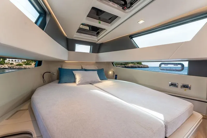  Yacht Photos Pics Photo-2