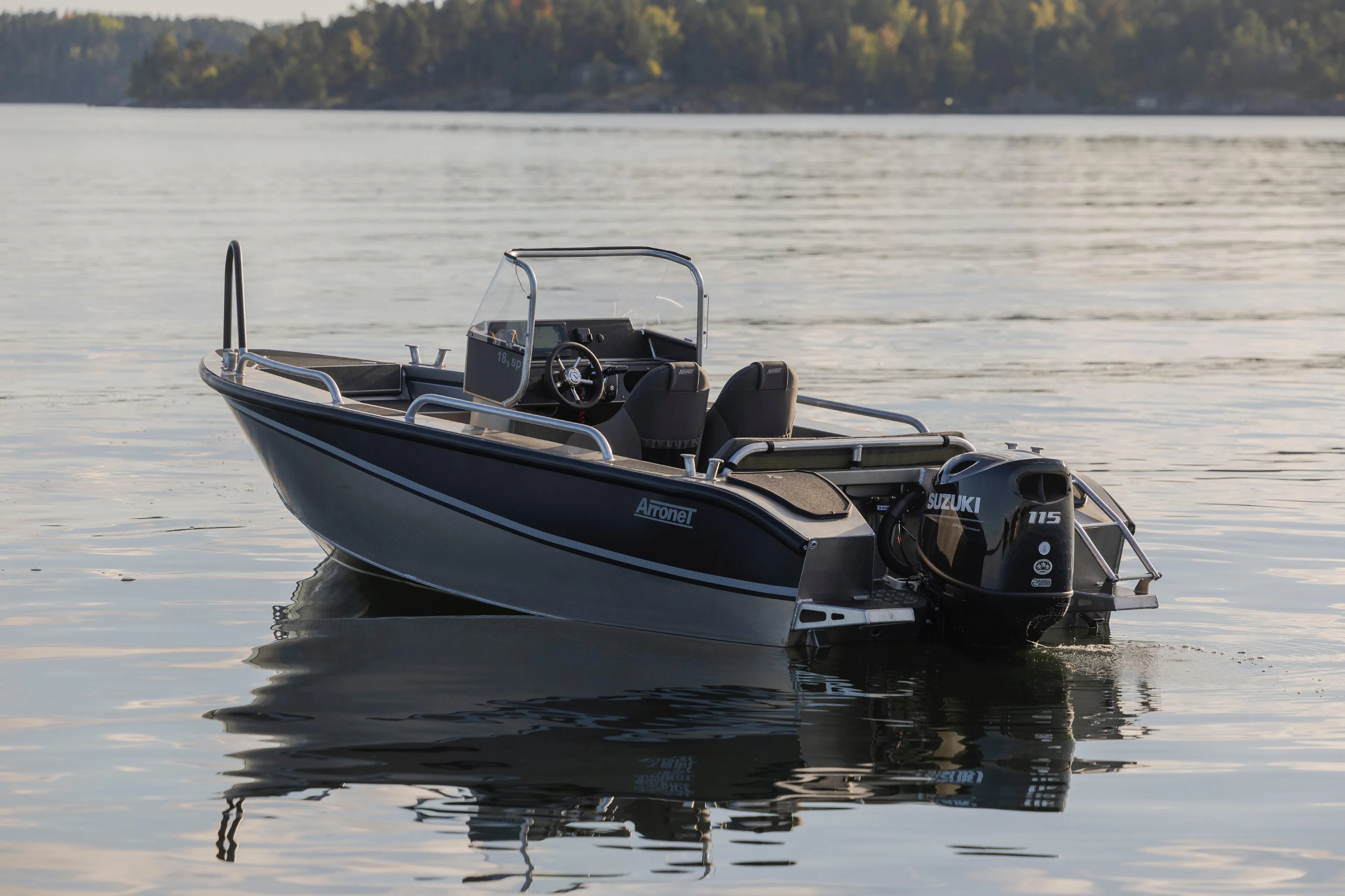 2025 Arronet 18 SP boat with Suzuki engine on calm water.