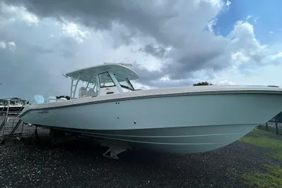 Everglades 365 CC