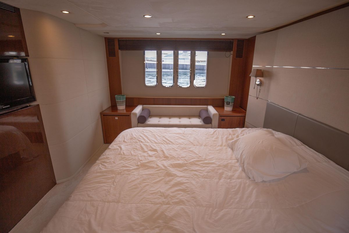 2011 Princess 62