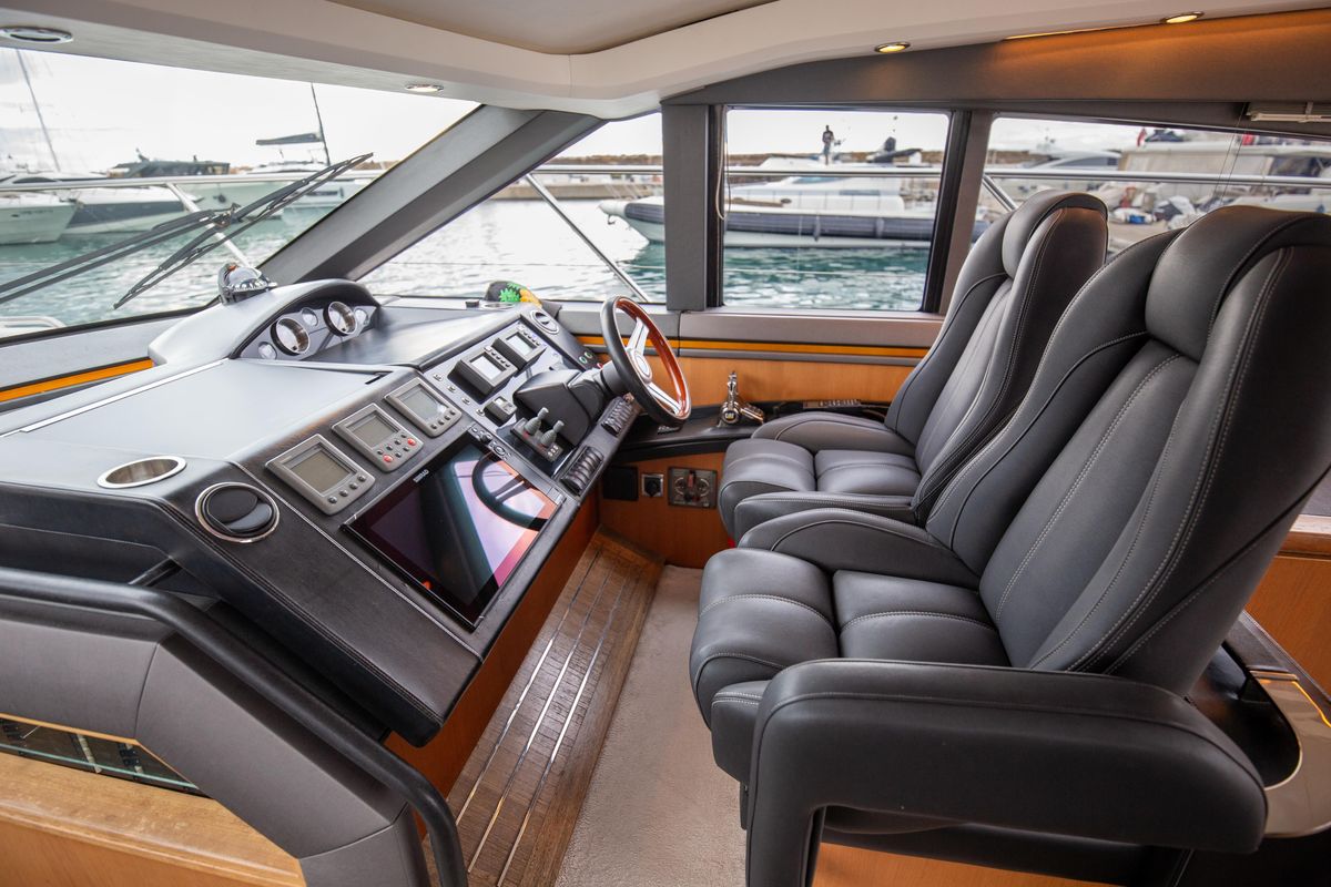2011 Princess 62