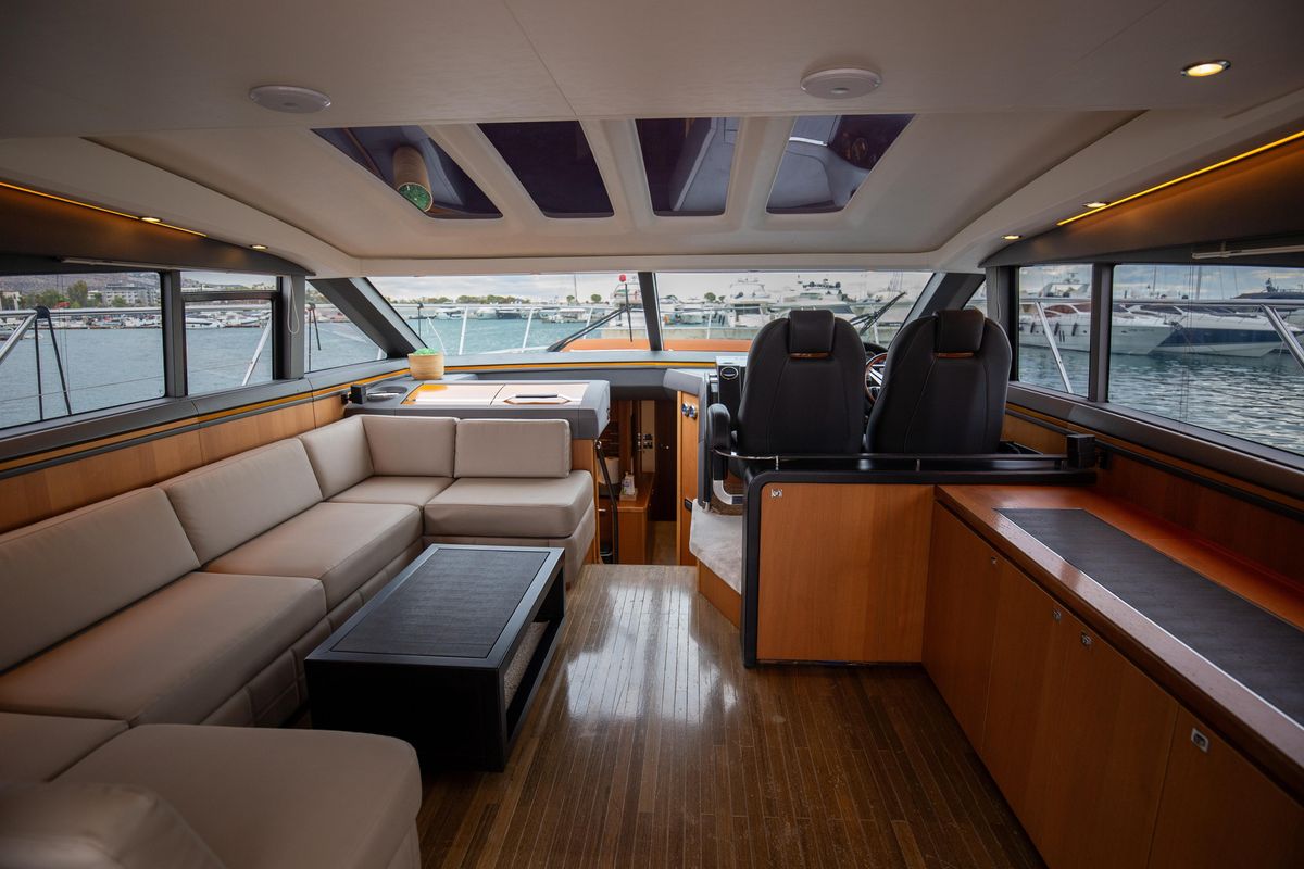 2011 Princess 62