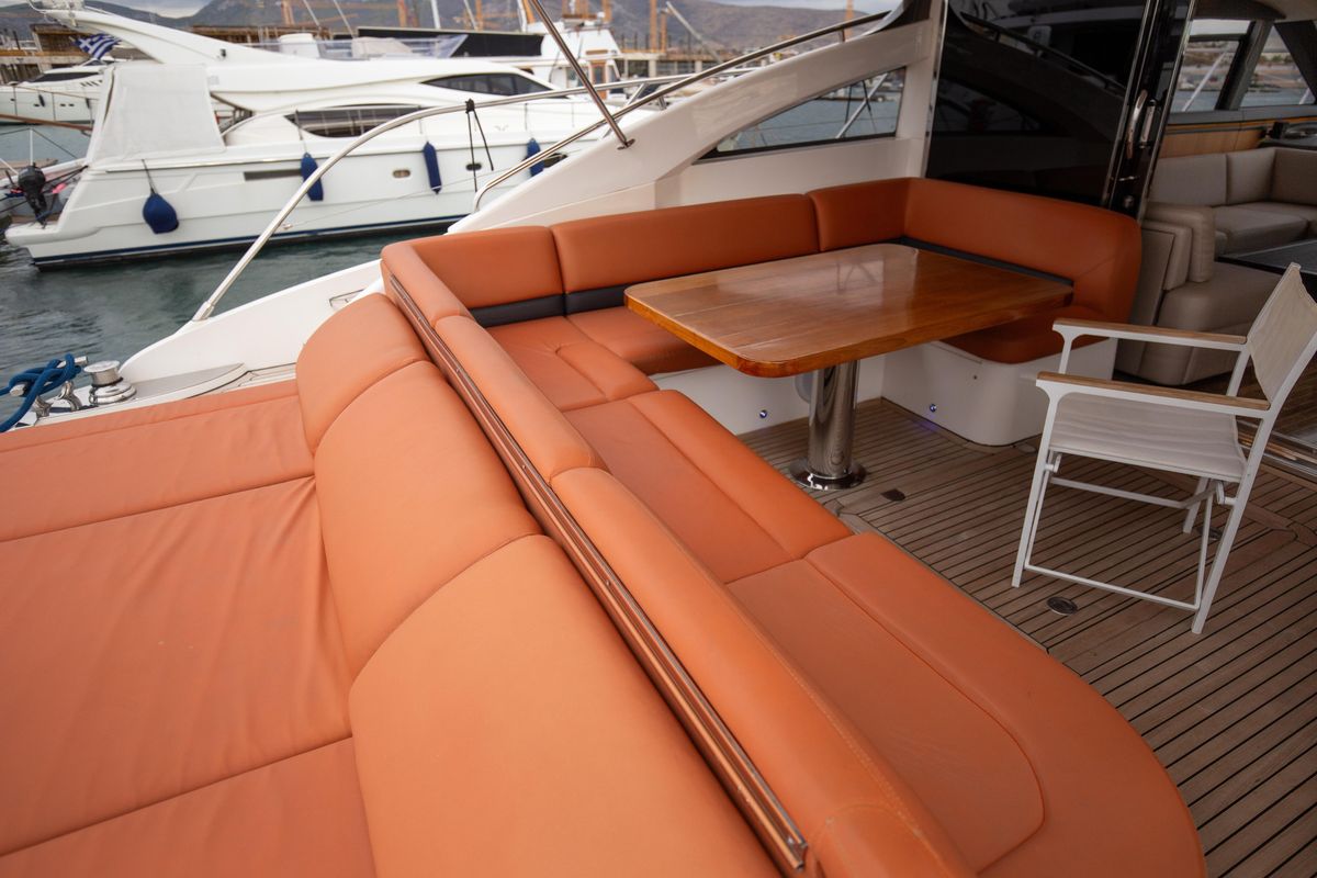 2011 Princess 62