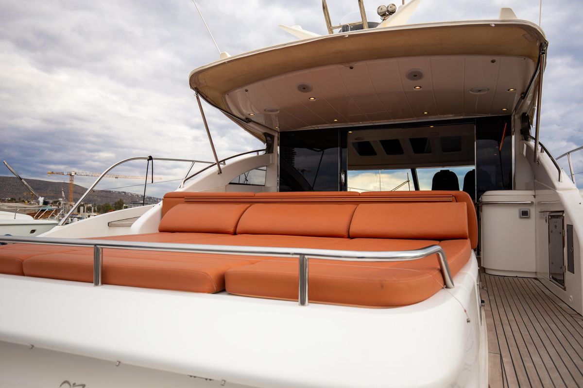 2011 Princess 62