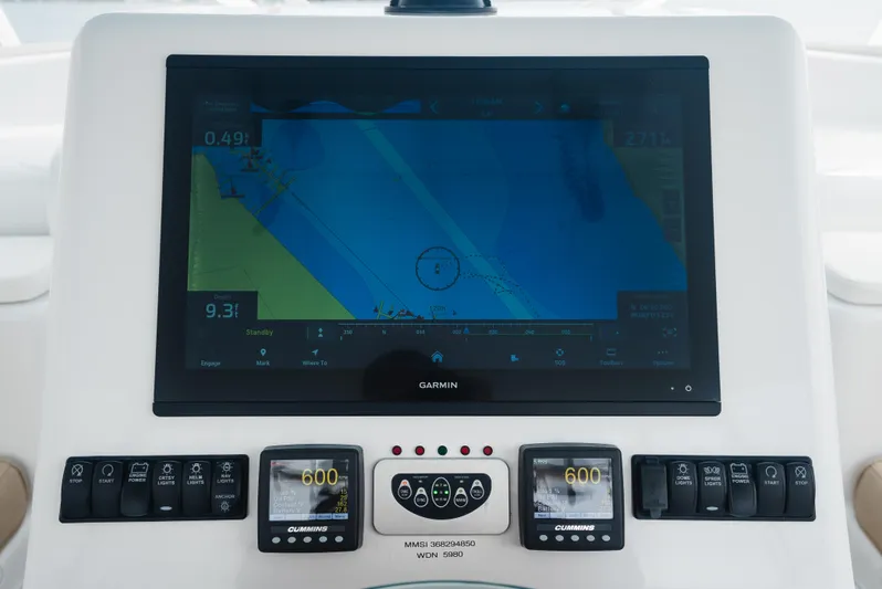 Attitudes Yacht Photos Pics Garmin electronics