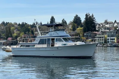 Tollycraft Tri Cabin