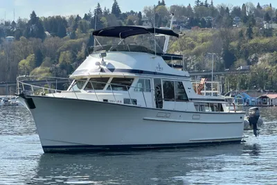 Tollycraft Tri Cabin