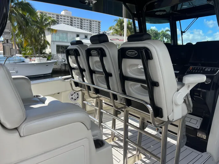  Yacht Photos Pics 2017 Hydra-Sports 4200 Siesta boat interior with luxury seating and modern design.