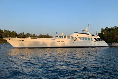 Custom Jet Drive Yacht
