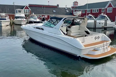 Sea Ray 400 Express Cruiser