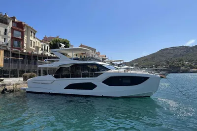 2023 Absolute 60 Fly