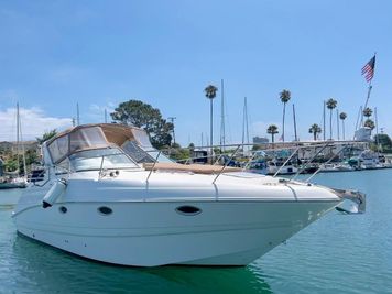Larson Cabrio 330 Mid Cabin