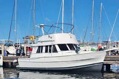 2000 Mainship 390 Trawler