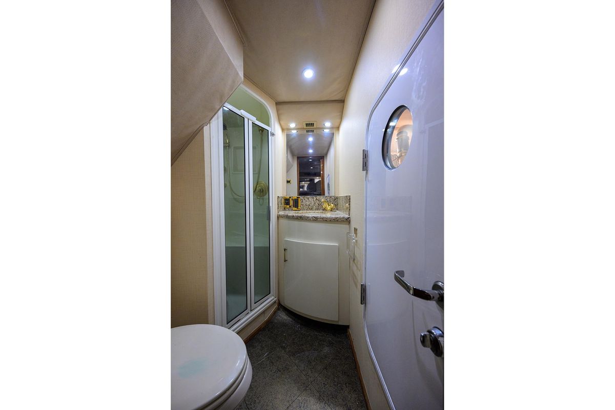 2001 Viking 65 