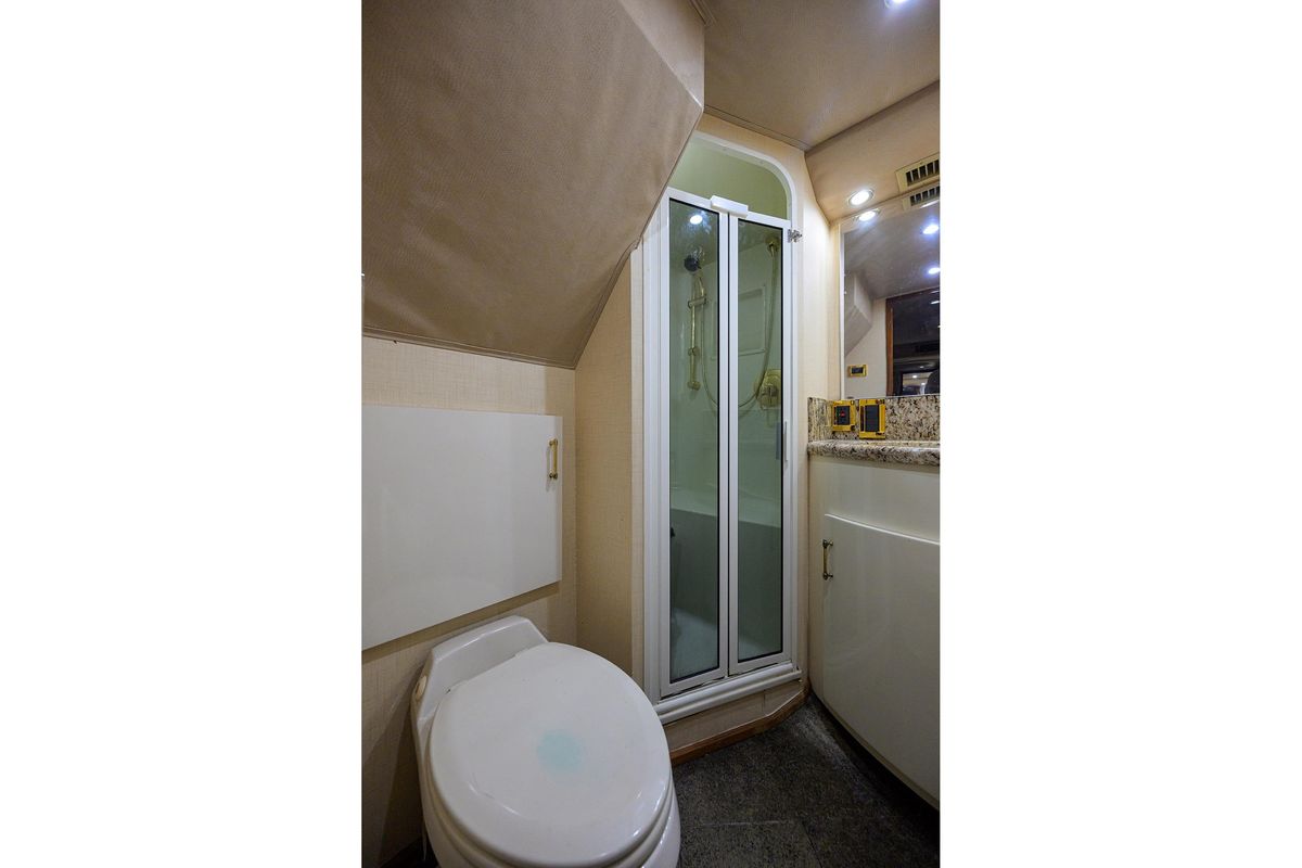 2001 Viking 65 