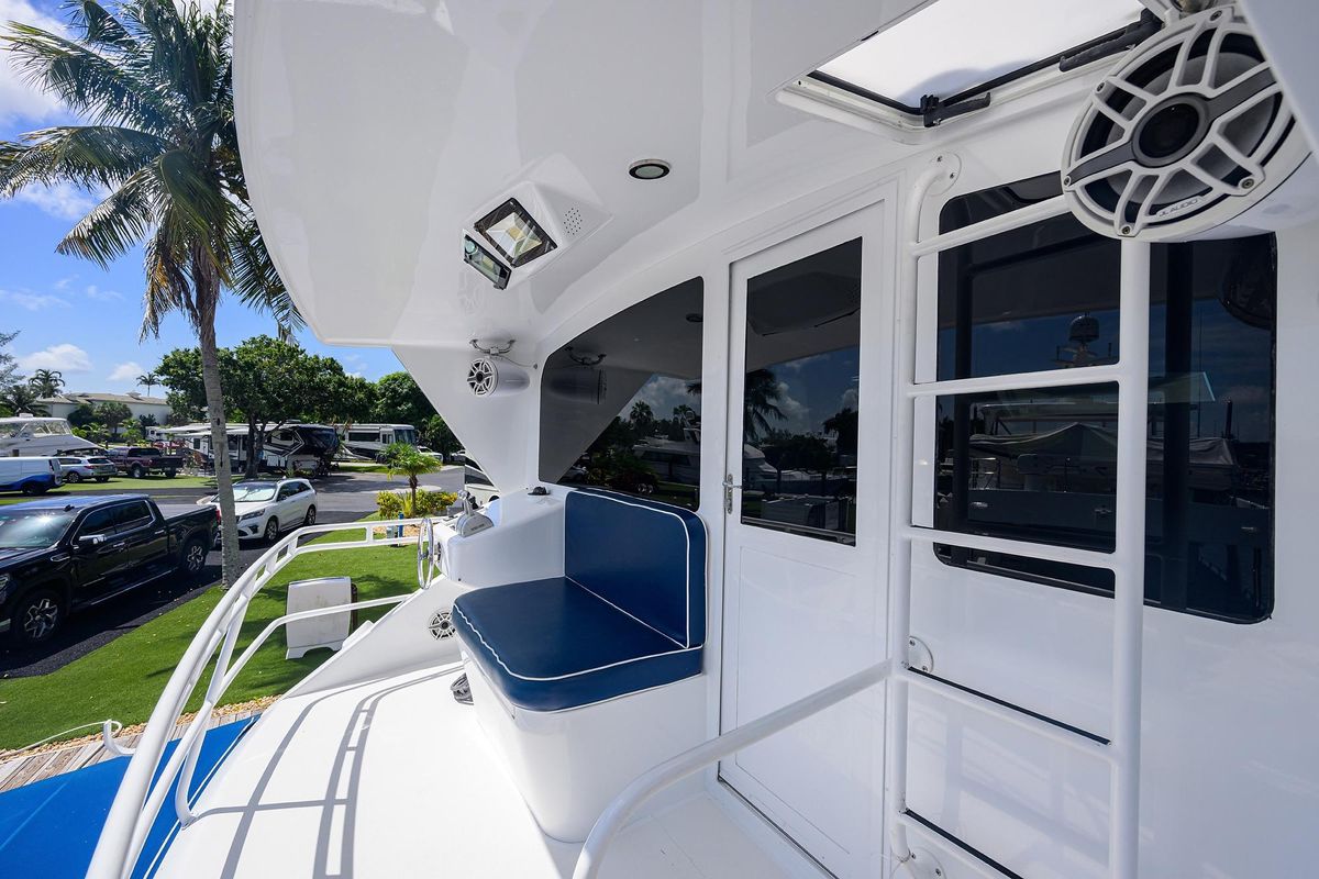 2001 Viking 65 