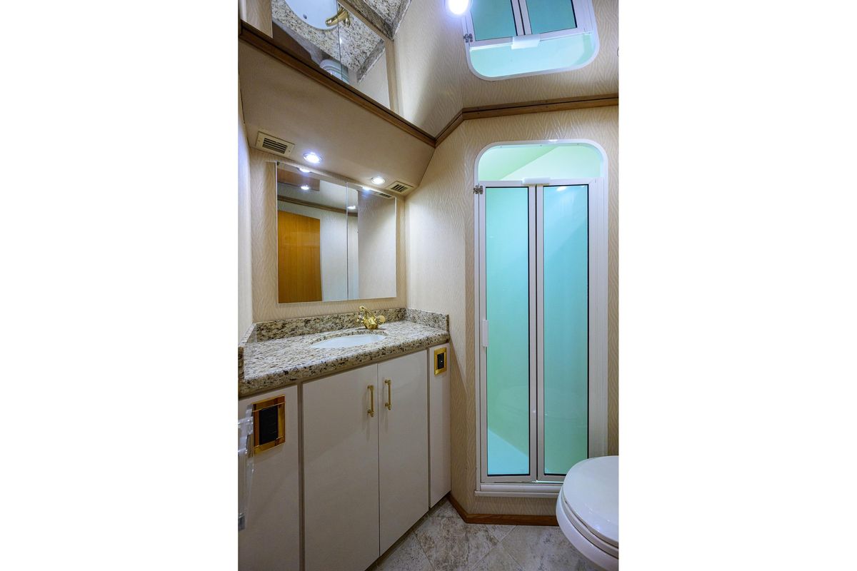 2001 Viking 65 