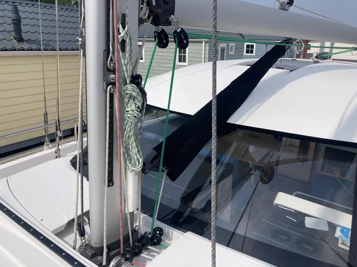  Yacht Photos Pics Sailing yacht Moody Decksaloon 41, 2022 model, featuring rigging and deck details.