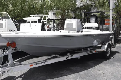 Hewes Redfisher 18