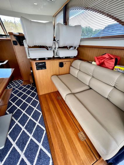 2015-37-marlow-marlow-37-pilot