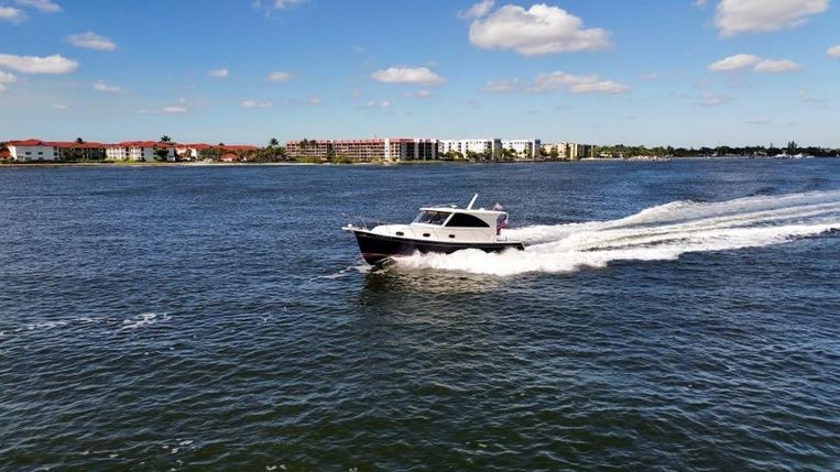 2015-37-marlow-marlow-37-pilot