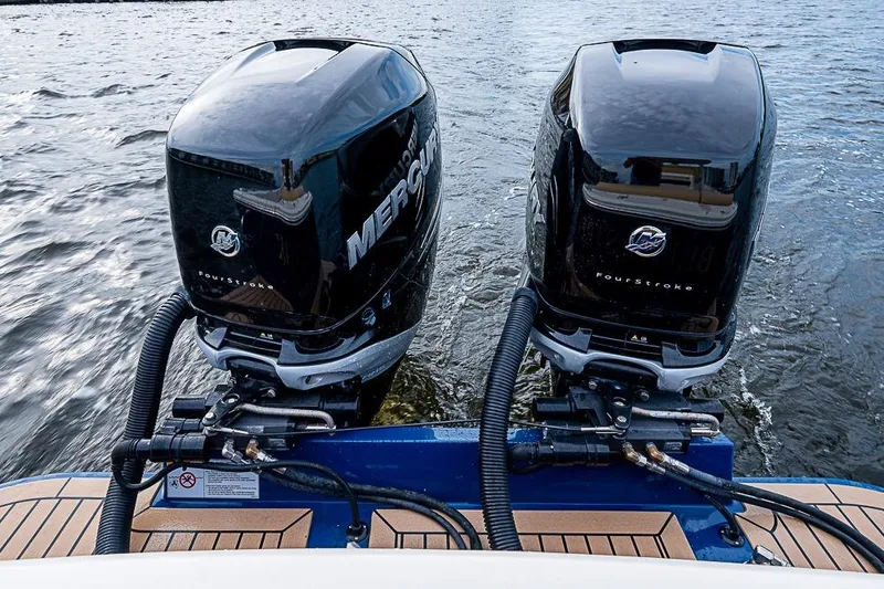 Blue Streak Yacht Photos Pics Twin Mercury outboard engines on a 2018 Hunt Yachts 32 Center Console boat.