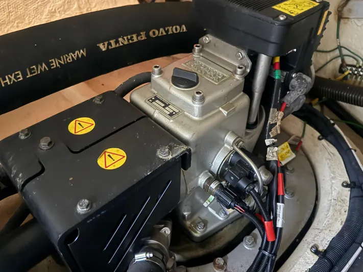 Amaya Yacht Photos Pics 