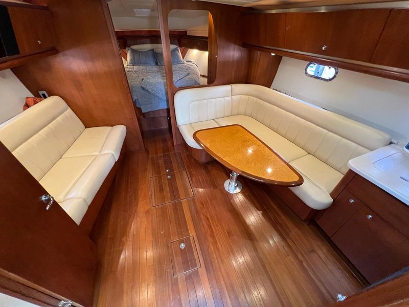 2005 Tiara Yachts 3600 Sovran