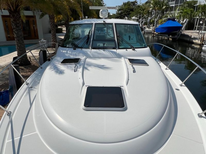 2005 Tiara Yachts 3600 Sovran