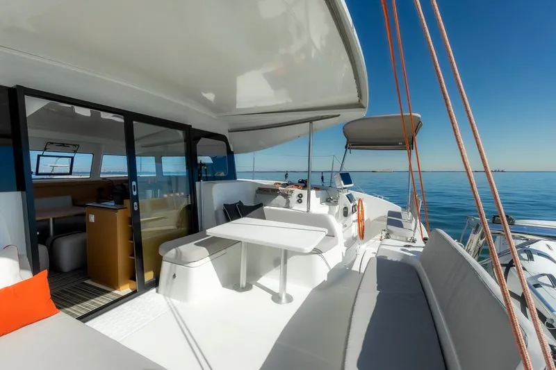 Eli X Yacht Photos Pics 