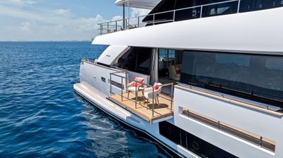 Yacht