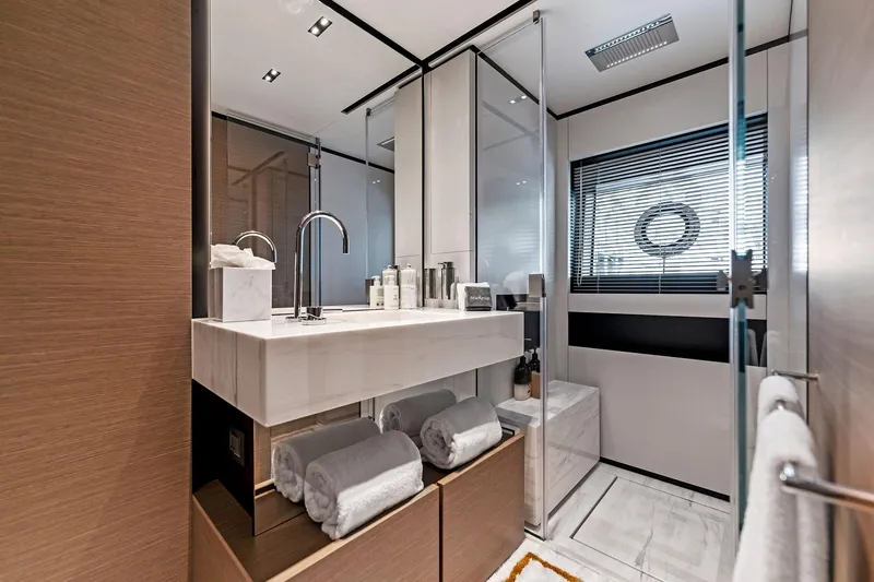 Double Up Yacht Photos Pics 